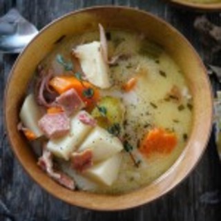 Creamy &#038; Hearty Ham Bone Potato Soup