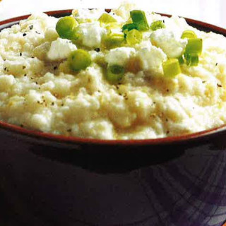 Creamy Grits with Goat Cheese and Scallions