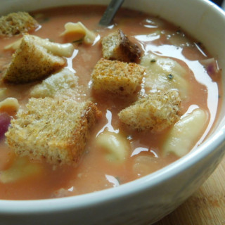 Creamy tomato tortellini soup