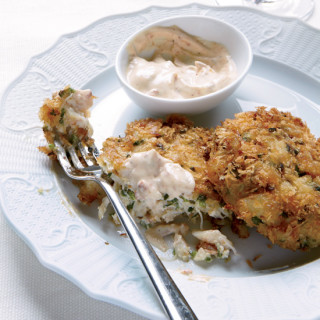 Crisp Crab Cakes with Chipotle Mayonnaise