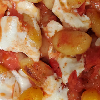 Crispy Gnocchi with Burst Tomatoes and Mozzarella -image