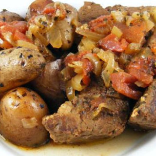 Crock Pot Garlic Short Ribs and Herb Potatoes