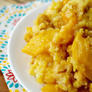 Crock Pot Peach Cobbler