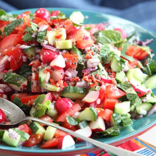 Crunchy radish and tomato salad