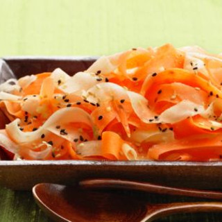 Daikon-Carrot Salad