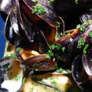 Delicious Mussels in Coconut and White Wine