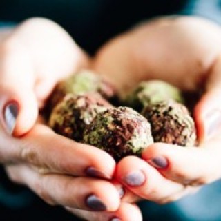 Detoxifying Matcha Green Tea Chocolate Balls