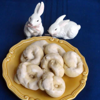 Easter Knot Cookies