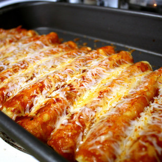 Easy Cheesy Chicken Enchiladas Recipe