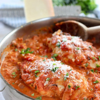 Easy Chicken in Tomato Sauce