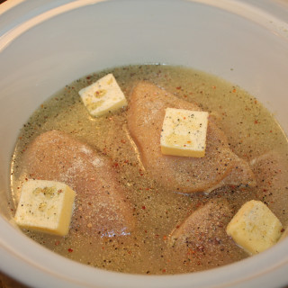 Easy Crock Pot Lemon Chicken
