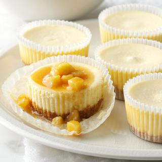 Easy Mini Caramel Apple Cheesecakes
