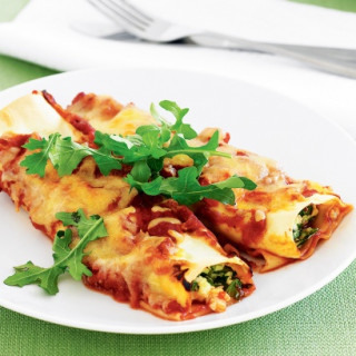 Easy spinach and ricotta cannelloni