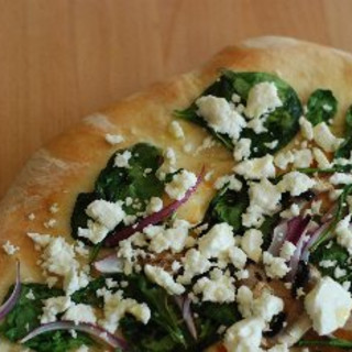 Easy Spinach, Onion, and Feta Pizza