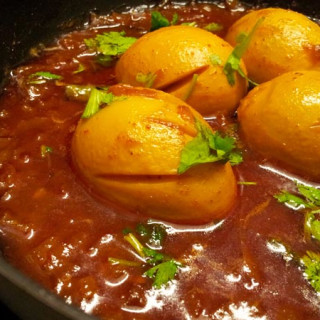 Egg curry with tamarind gravy-Andhra style Kodiguddu Pulsu