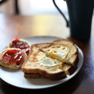 Egg-in-a-Hole: A Classic Breakfast Idea