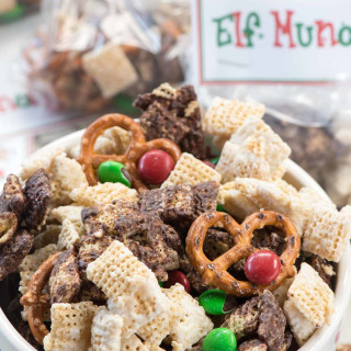 Elf Munch Snack Mix (Free Printable)