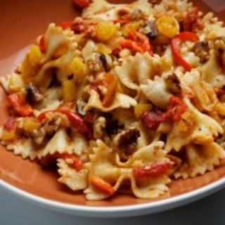 Farfalle With Squash and Red Peppers