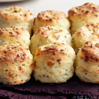 Fennel and cheese scones