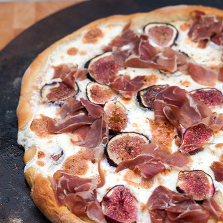 Fig and Prosciutto Pizza with Balsamic Drizzle