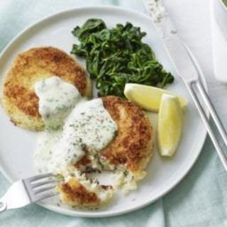 Fish cakes with parsley sauce 