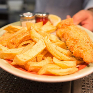 Fish & chips with tartare sauce