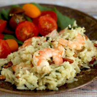 Flavorful Shrimp and Rice Bake With Garlic and Parsley