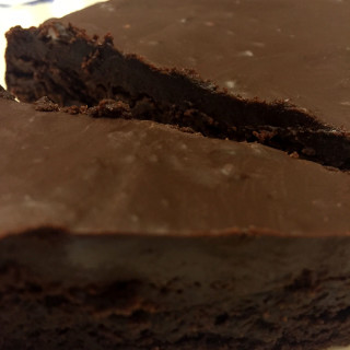 Flourless Chocolate Cake Recipe (Easy, Gluten-Free)