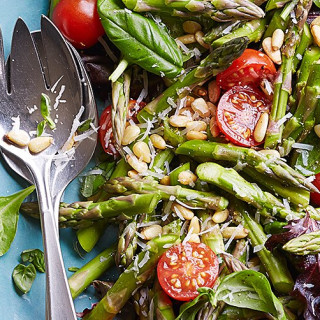 Fresh Asparagus-Tomato Salad