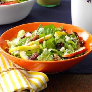 Fresh Pear and Romaine Salad Recipe