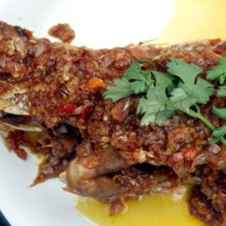 Fried Fish with Chili Sauce