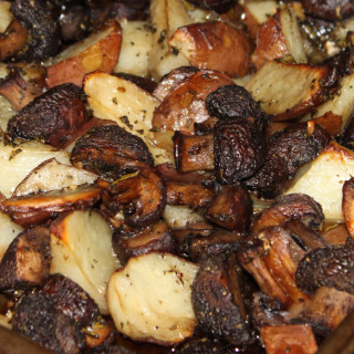 Garlic and Rosemary Roasted Potatoes and Mushrooms