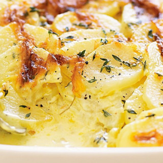 Garlic and thyme scalloped potatoes