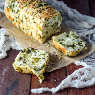 Garlic Herb and Cheese Bread
