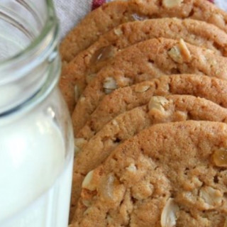 Ginger-Touched Oatmeal Peanut Butter Cookies Recipe