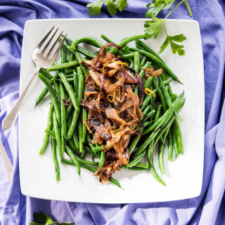 Green Beans with Roasted Onions