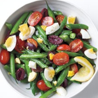 Green Beans with Tomatoes, Olives, and Eggs