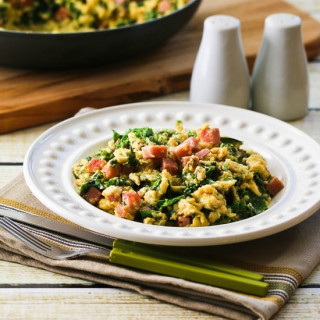 Green Eggs and Ham (Scrambled Eggs with Ham and Kale) Video &ndash; Kalyn&#