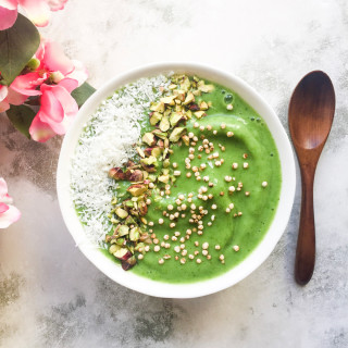 Green Smoothie in a Bowl | St Patrick's Day Especial