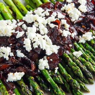 Grilled Asparagus with Bacon and Balsamic Caramelized Onions and Goat Chees