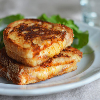 Grilled Cheese Sandwiches with Sun-Dried Tomato Pesto