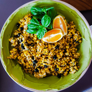 Grilled corn and basil salad