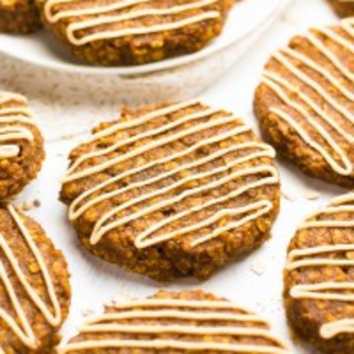 Healthy Pumpkin Spice Latte Oatmeal Cookies