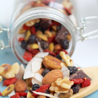 healthy superfood trail mix
