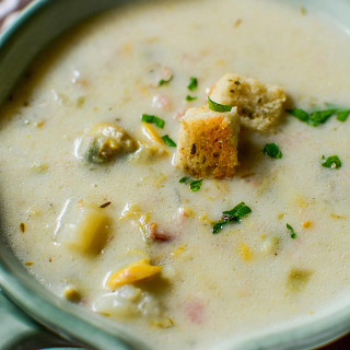 HEARTY INSTANT POT CLAM CHOWDER SOUP