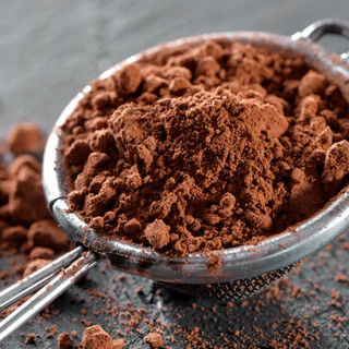 Here&#039;s a 60-Second Mug CAKE Made With Raw Cacao That Can Boost Your Me
