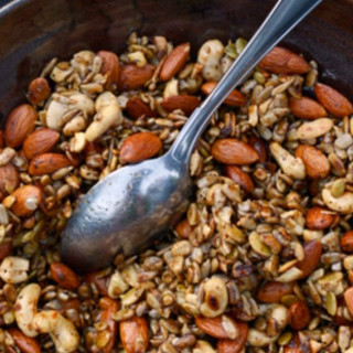 Heta Nötter (Balsamic-Spiced Nuts and Seeds)