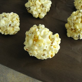Holiday Gift Idea: Popcorn Balls