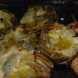 Houston's Grilled Artichokes With Remoulade