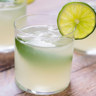 How to Make Agua de Limon